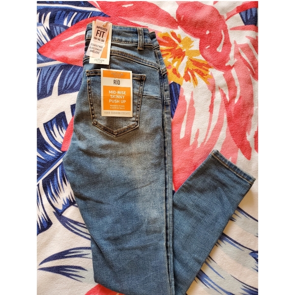 Size3-Refuge Rio Mid-Rise Push-Up Skinny - Picture 3 of 5